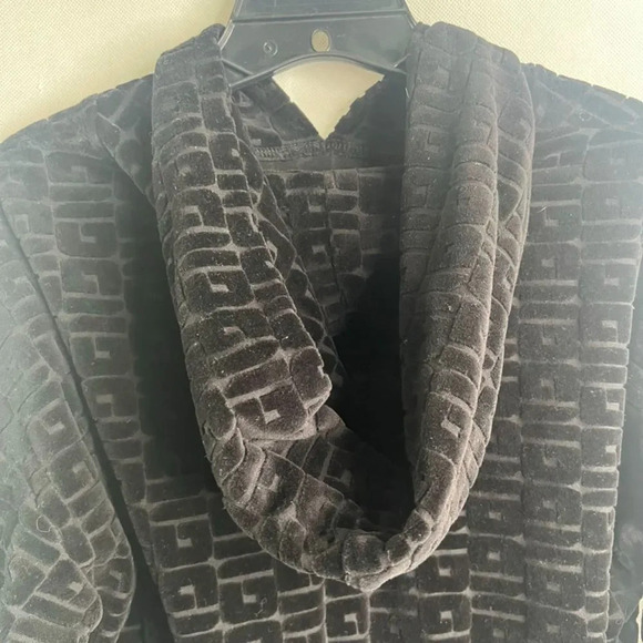 Guess Black Textured Hooded Cropped Sweater‎ Size Small - Picture 4 of 13